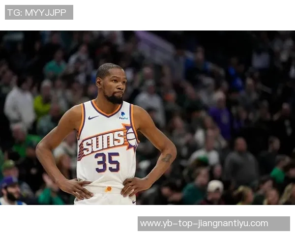 杜兰特半场表现稳定得分10分三分球未能命中展现全能能力 杜兰特半场表现稳定得分10分三分球未能命中展现全能能力