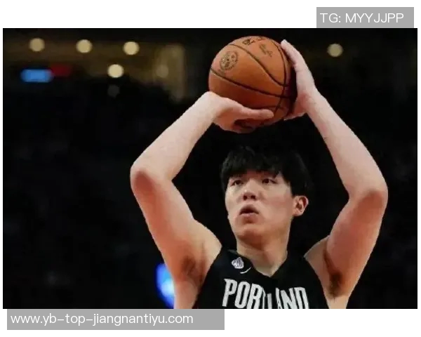 文班亚马半场表现抢眼砍下19分10板3助3断1帽唯失误略显不足 文班亚马半场表现抢眼砍下19分10板3助3断1帽唯失误略显不足