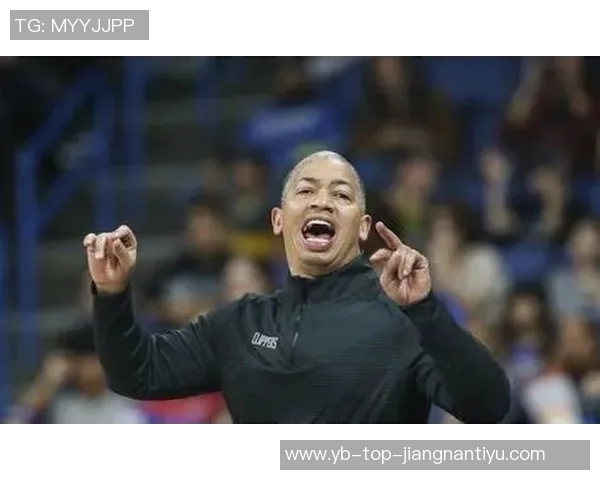 小里评论保罗派对冷清现象揭示球队文化缺失问题