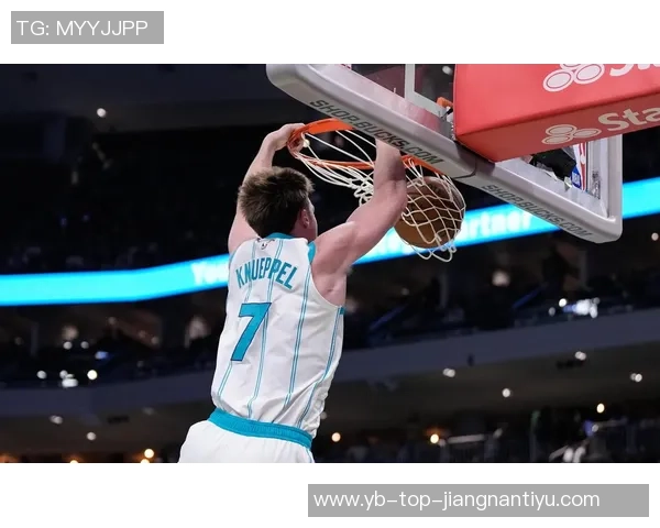 克尼佩尔表现出色21投8中斩获21分11篮板助攻和抢断全面数据展现实力